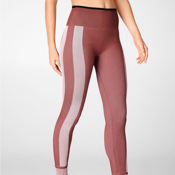 Fabletics seamless outfit - Picture 3 of 8